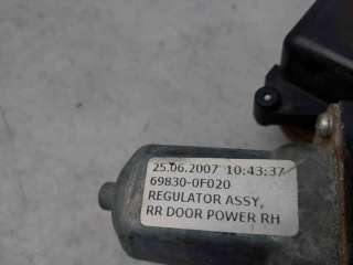 ELEVALUNAS TRASERO DERECHO TOYOTA COROLLA VERSO (2005-2009) 2.2 D-4D (AUR10) 136CV 2231CC - L.8017208 / 698300F020