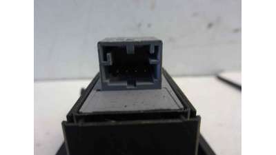 MANDO ELEVALUNAS DELANTERO DERECHO AUDI A1  - M.557151 / 4G0959855