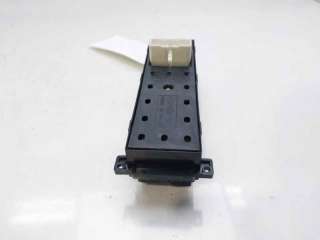 MANDO ELEVALUNAS DELANTERO IZQUIERDO HYUNDAI SANTA FÉ II (2006-2009) 2.2 CRDI 4X4 155CV 2188CC - L.8032295 / 935702B700S4