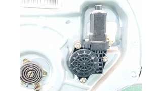 ELEVALUNAS DELANTERO IZQUIERDO HYUNDAI TUCSON (2004-2010) 2.0 CRDI 113CV 1991CC - L.8066014 / 824702E010