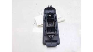 MANDO ELEVALUNAS DELANTERO DERECHO MITSUBISHI COLT VI (2004-2012) 1.3 LPG 95CV 1332CC - L.8082052 / MR587944
