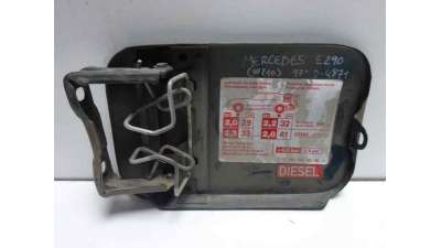 TAPA EXTERIOR COMBUSTIBLE MERCEDES CLASE E  BERLINA  - M.645939 / 2105840339