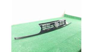 REJILLA DELANTERA VOLKSWAGEN GOLF III (1992-1997) 1.6 75CV 1598CC - L.8095955 / 3A0853601 2