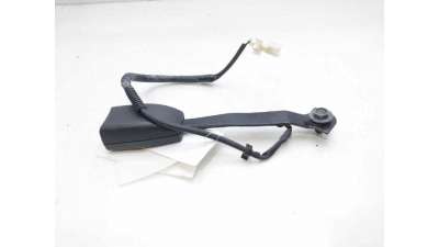 ANCLAJE CINTURON DELANTERO IZQUIERDO MAZDA 2 (2008-2015) 1.4 MZR-CD 68CV 1399CC - L.8101975 / D65157620C02