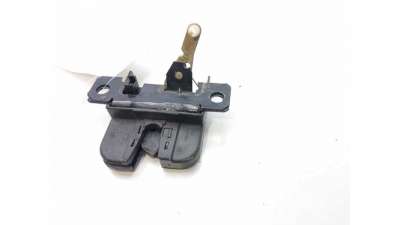 CERRADURA MALETERO / PORTON VOLKSWAGEN GOLF IV (1997-2004) 1.4 16V 75CV 1390CC - L.8108491 / 1J6827505B