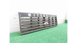 REJILLA DELANTERA MITSUBISHI MONTERO CANVAS TOP (1986-1989) 2.5 TD (L044G, L049G) 84CV 2477CC - L.8111411 / MB404626
