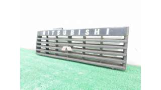 REJILLA DELANTERA MITSUBISHI MONTERO CANVAS TOP (1986-1989) 2.5 TD (L044G, L049G) 84CV 2477CC - L.8111411 / MB404626