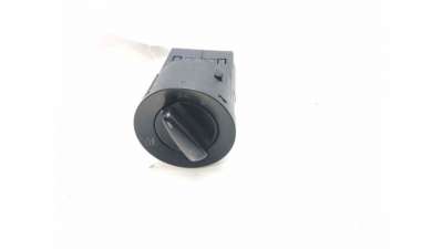 MANDO LUCES VOLKSWAGEN GOLF IV (1997-2004) 1.4 16V 75CV 1390CC - L.8116104 / 1C0941531