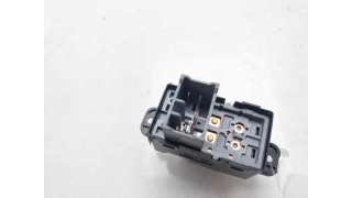 MANDO ELEVALUNAS TRASERO DERECHO SSANGYONG TIVOLI (2015-) - L.8181828 / 8585035000
