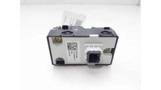 MANDO ELEVALUNAS DELANTERO DERECHO OTROS VEHICULOS - L.8181838 / 83575J7000