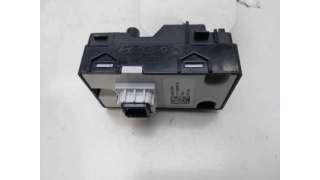 MANDO ELEVALUNAS DELANTERO DERECHO OTROS VEHICULOS - L.8181838 / 83575J7000