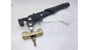 PALANCA FRENO DE MANO PEUGEOT 205 I (1983-1987) 1.7 DIESEL 60CV 1769CC - L.8183215 / 470129