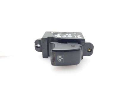 MANDO ELEVALUNAS TRASERO DERECHO KIA MAGENTIS (2001-2005) 2.0 136CV 1997CC - L.8204004 / 4644379