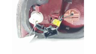 PILOTO TRASERO DERECHO KIA MAGENTIS (2001-2005) 2.0 136CV 1997CC - L.8204465 / 924023C110