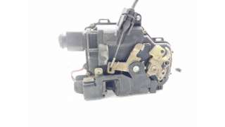 CERRADURA PUERTA DELANTERA DERECHA VOLKSWAGEN GOLF IV (1997-2004) 1.4 16V 75CV 1390CC - L.8229411 / 3B1837016A