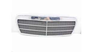 REJILLA DELANTERA MERCEDES-BENZ CLASE E (1995-1997) E 300 D (210.020) 136CV 2996CC - L.8263193 / 2108880023