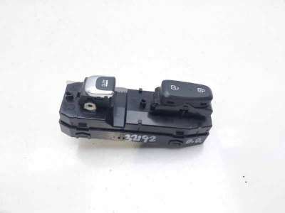 MANDO ELEVALUNAS DELANTERO DERECHO KIA SPORTAGE (2015-) 1.6 GDI 132CV 1591CC - L.8264135 / 93575F1070
