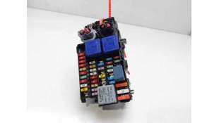 CAJA RELES / FUSIBLES RENAULT MEGANE III GRANDTOUR (2009-) 1.6 16V (KZ0U, KZ1B, KZ1U) 110CV 1598CC - L.8272091 / 18013301C 2