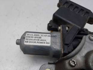 ELEVALUNAS TRASERO DERECHO TOYOTA COROLLA VERSO (2005-2009) 2.2 D-4D (AUR10) 136CV 2231CC - L.8290187 / 698300F020 2