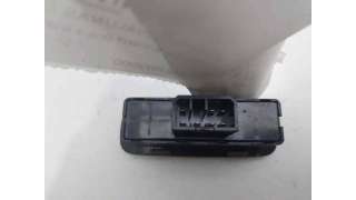 MANDO ELEVALUNAS DELANTERO IZQUIERDO HYUNDAI ACCENT I (1994-2000) 1.5 I 12V 88CV 1495CC - L.8295065 / 9357022000