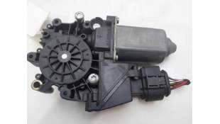 MOTOR ELEVALUNAS DELANTERO IZQUIERDO AUDI A4 (1994-2000) 1.8 125CV 1781CC - L.8305427 / 8D0959801D 2