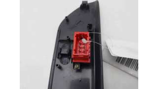 MANDO ELEVALUNAS DELANTERO DERECHO RENAULT ESPACE III (1996-2000) 2.0 (JE0A) 114CV 1998CC - L.8311047 / 7701686913