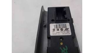 MANDO ELEVALUNAS DELANTERO IZQUIERDO VOLKSWAGEN SHARAN (1997-2010) 1.8 T 20V 150CV 1781CC - L.8326894 / 7M3959857B