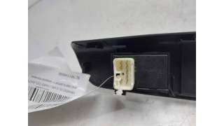 MANDO ELEVALUNAS DELANTERO DERECHO KIA CEED SW (2007-2012) 2.0 CRDI 140 140CV 1991CC - L.8338835 / 823611H000