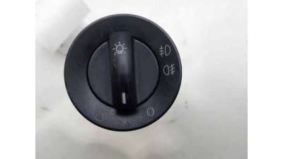 MANDO LUCES VOLKSWAGEN POLO (2001-2008) 1.4 16V 75CV 1390CC - L.8350440 / 6Q0941531