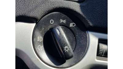 MANDO LUCES SKODA OCTAVIA BERLINA 1.9...