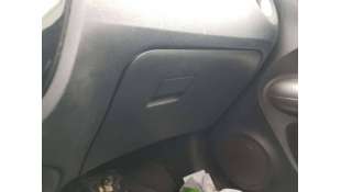 GUANTERA NISSAN JUKE 1.6...