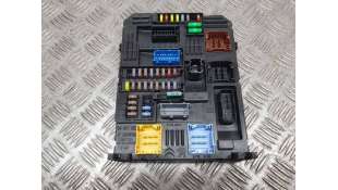 CAJA RELES / FUSIBLES...