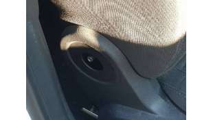 ASIENTO DELANTERO DERECHO... 2