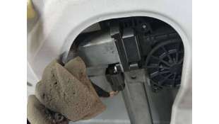 ELEVALUNAS DELANTERO... 2