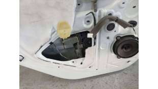 ELEVALUNAS TRASERO...