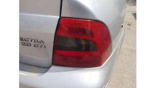 PILOTO TRASERO DERECHO OPEL...