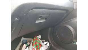 GUANTERA KIA SPORTAGE 2.0...