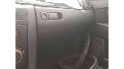 GUANTERA MAZDA 3 BERLINA 1.6 CD D...