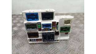 CAJA RELES / FUSIBLES...