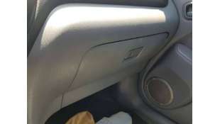 GUANTERA TOYOTA RAV 4 2.0...