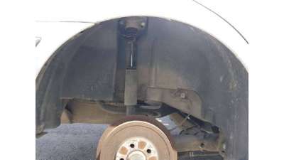 PLASTICO PASE RUEDA TRAS. DCH. SKODA...