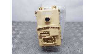 CAJA RELES / FUSIBLES...