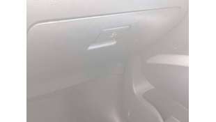 GUANTERA TOYOTA COROLLA...