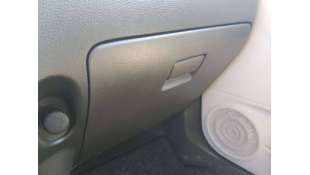 GUANTERA NISSAN CUBE 1.6...