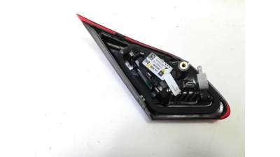 PILOTO TRASERO DERECHO INTERIOR OPEL CORSA E  - M.1020587 / 13428460
