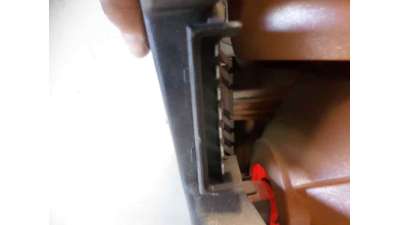 PILOTO TRASERO DERECHO FORD ESCORT BERLINA/TURNIER  - M.608658 / PILOTO TRASERO DERECHO
