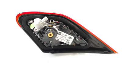 PILOTO TRASERO IZQUIERDO INTERIOR OPEL CORSA E  - M.943907 / 13428451