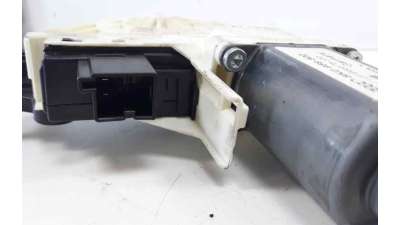 ELEVALUNAS DELANTERO DERECHO AUDI A4 BER.  - M.823288 / 8K0837462E