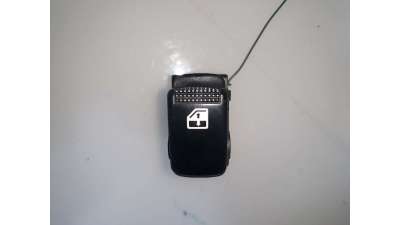 MANDO ELEVALUNAS DELANTERO DERECHO HYUNDAI TUCSON (JM) 2004-2006 - 1314837 / 935752E100