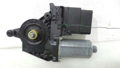 MOTOR ELEVALUNAS TRASERO DERECHO VOLKSWAGEN PASSAT BERLINA (3B3) - - 1158453 / 0130821696